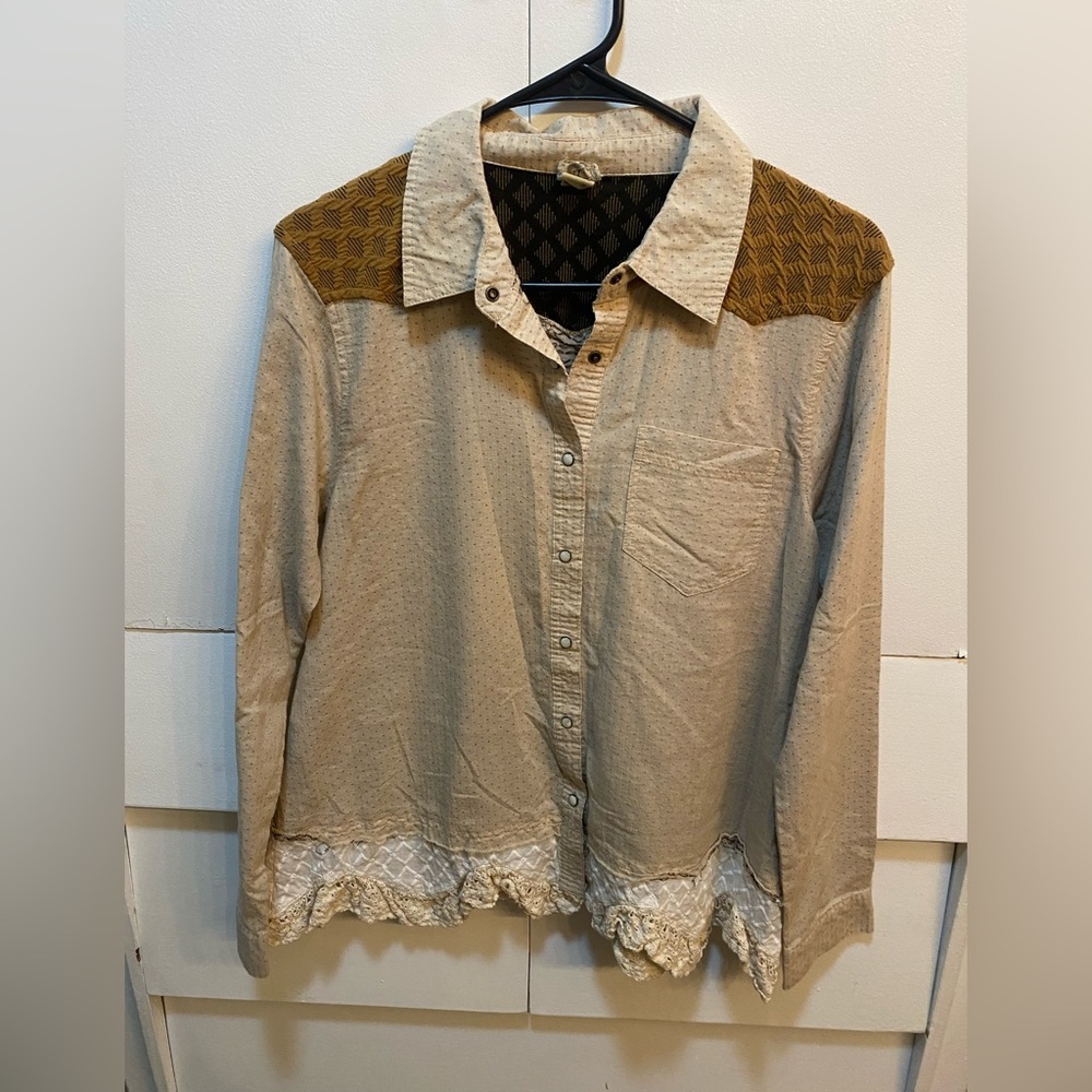 NWOT Buckle - Gimmicks Size M Long Sleeve Pearl Snap Shirt